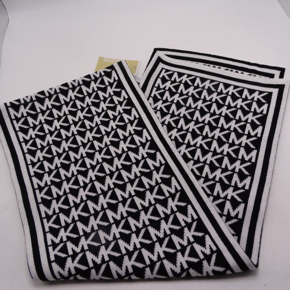 COPY - Michael Kors  Black/Cream  Knit Scarf New with Tag - Picture 2 of 2